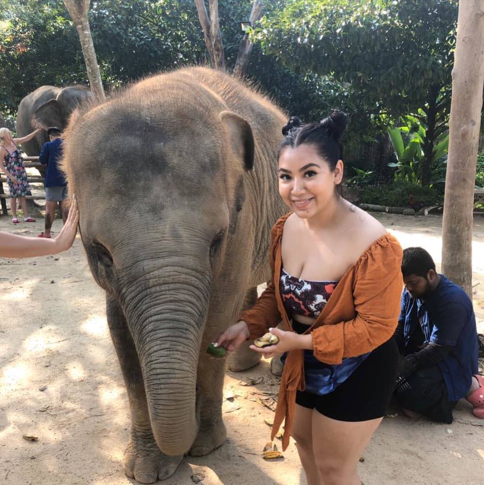 Meet your Posher, Alejandra